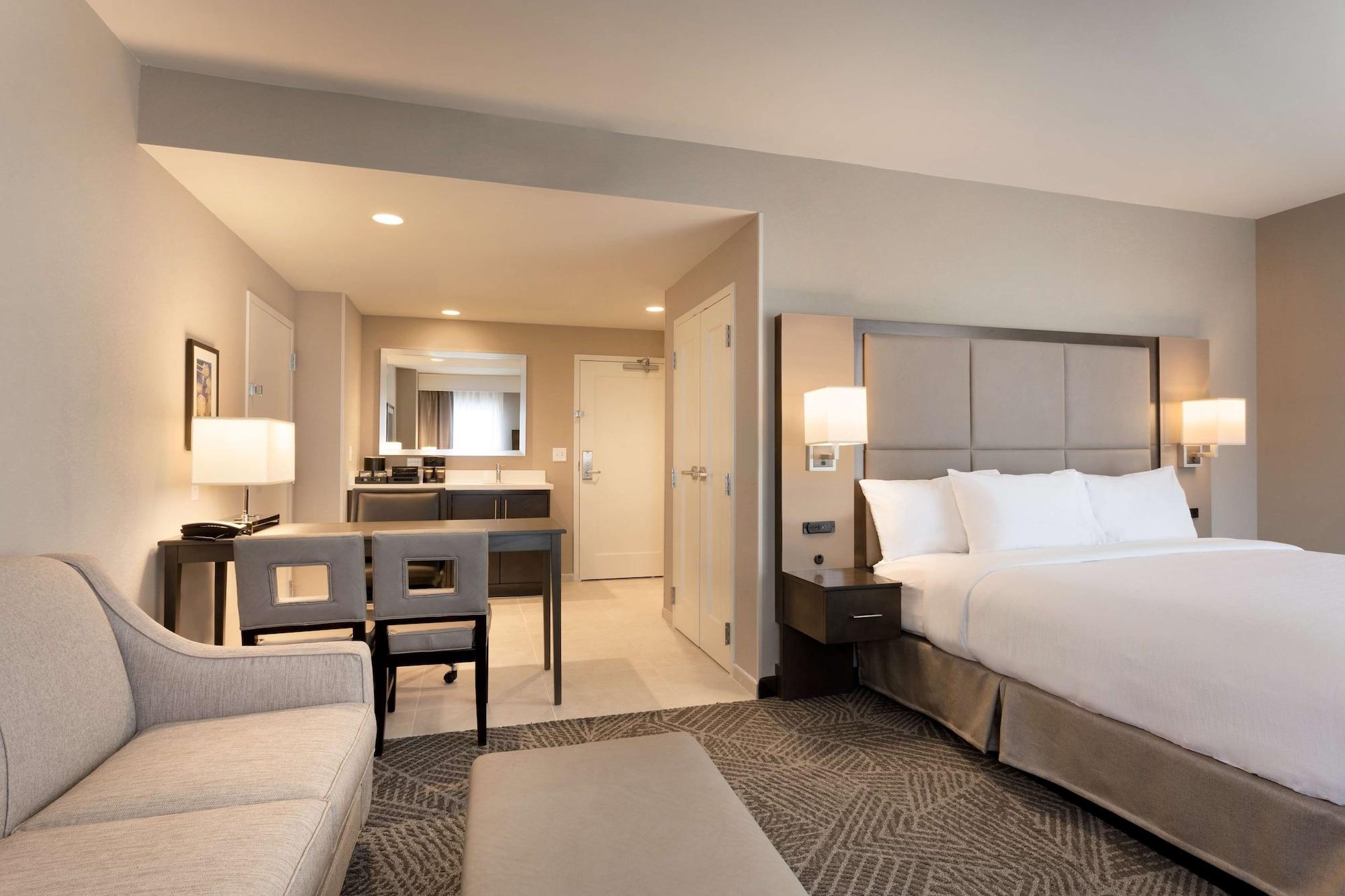 Embassy Suites By Hilton Kansas City Olathe Esterno foto