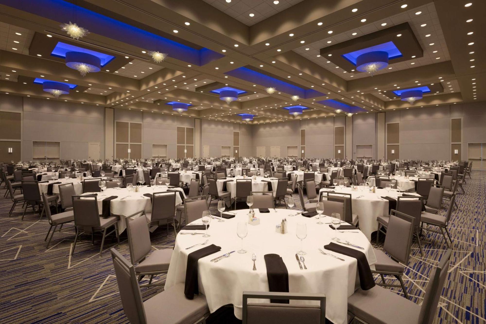 Embassy Suites By Hilton Kansas City Olathe Esterno foto