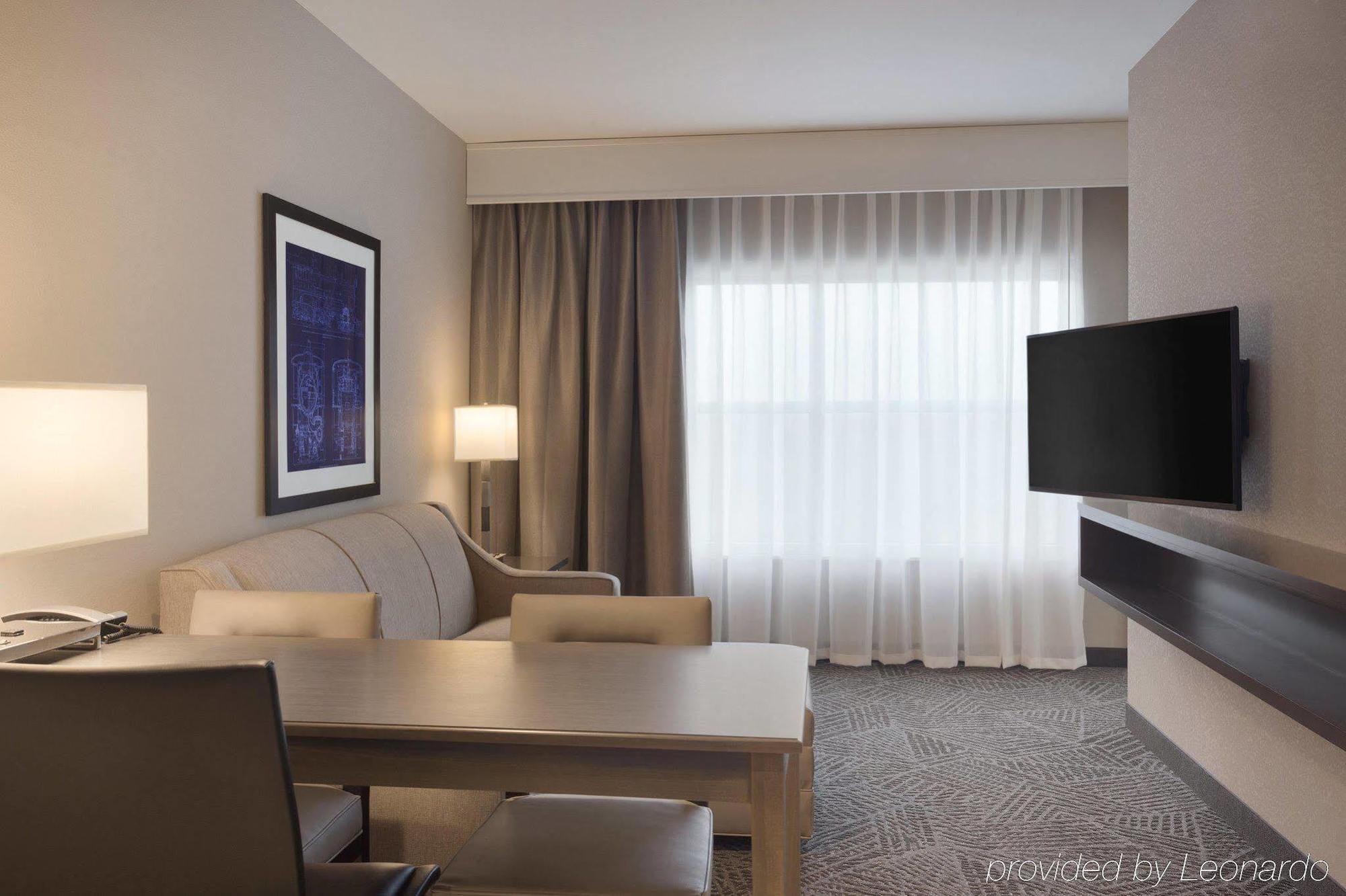 Embassy Suites By Hilton Kansas City Olathe Esterno foto